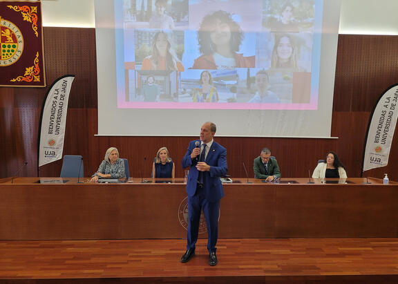 Intervención del Rector, Nicolás Ruiz, en la Jornada de Bienvenida celebrada en Linares.