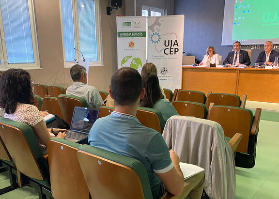 Juan Ramón Lanzas, Juan Gómez y Marta Muñoz, en la inauguración de la jornada.