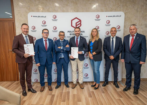 Representantes de la UJA y de la Bydgoszcz University of Science and Technology.