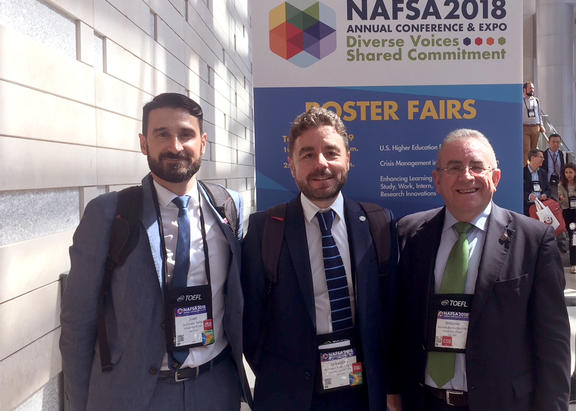 De izquierda a derecha, Juan Ráez, Sebastián Bruque y Antonio Bueno, en NAFSA.