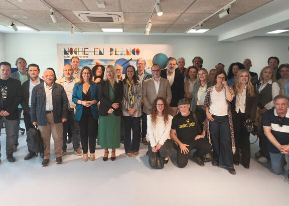 Foto de familia con representantes de instituciones organizadoras y colaboradoras.