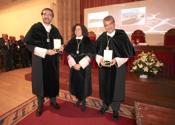 Los Rectores Juan Gómez, Pilar Aranda y Carmelo Rodríguez.