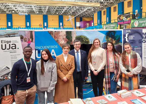Stand de la UJA en el 6º Salón del Estudiante de Marmolejo.