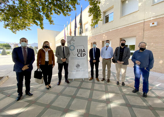 El Rector y el Delegado del Rector para la Fundación Universidad de Jaén-Empresa, junto a coordinadores de las jornadas.
