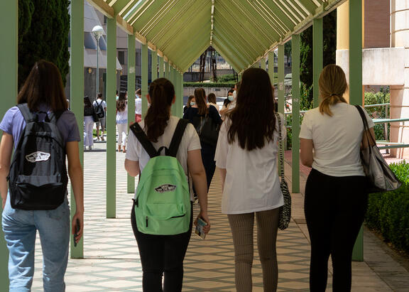 Alumnado de la UJA en el Campus Las Lagunillas.