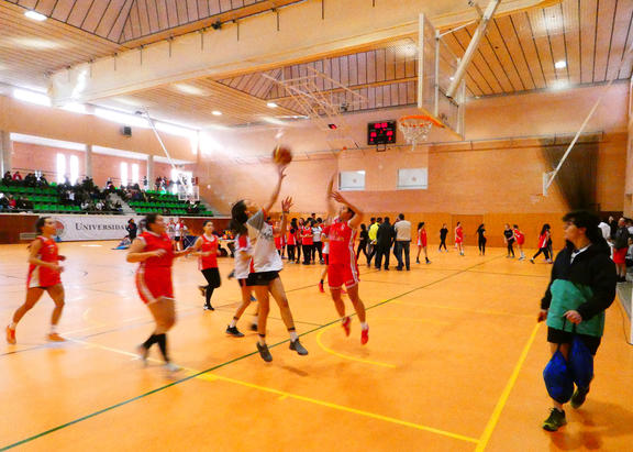 Partido de baloncesto femenino disputado la pasada edición.