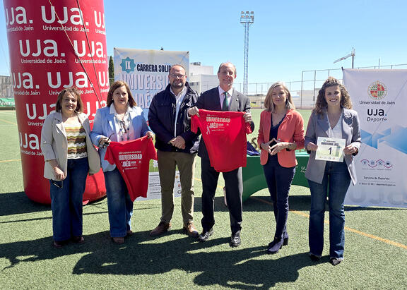 De izquierda a derecha, Carolina Aguilera, Ángela García, Juan de Dios Carazo, Nicolás Ruiz, Mª Teresa Pérez y Beatriz López.