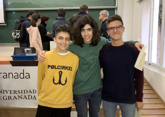 Manuel Bartolomé Melguizo, en el centro, junto a Manuel Vicente Bolaños y Galo Gordón.