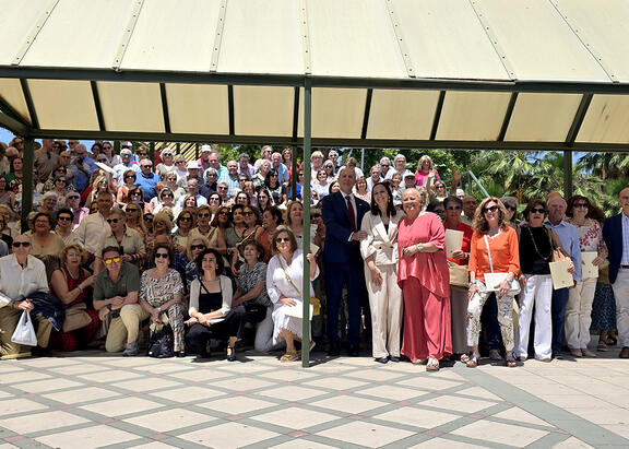 Foto de familia con alumnado del curso 2025-2026 de Aula Abierta.