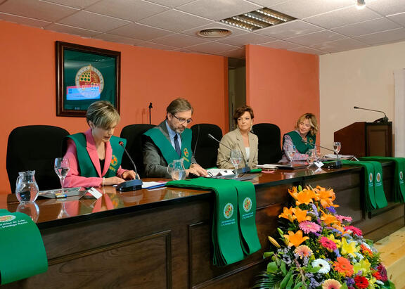 La periodista de La Sexta fue presentada por la Vicerrectora de Estudiantes de la UJA.