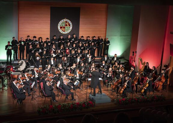 Un momento del Concierto de Navidad de la UJA.