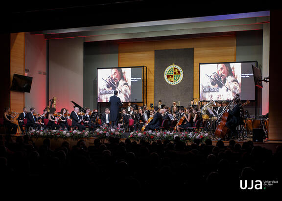 Un momento de la actuación de la Orquesta de la Universidad de Jaén.