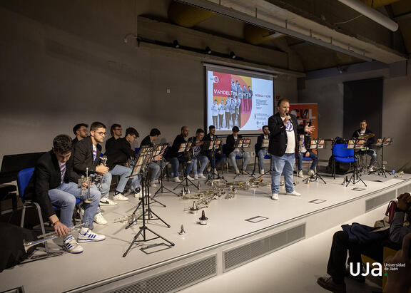 Comienzo del concierto ofrecido en la Antigua Escuela de Magisterio de Jaén.