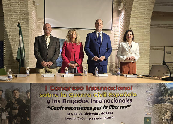 De izquierda a derecha, Antonio Pantoja, Carmen Torres, Nicolás Ruiz e Isabel Uceda, en la inauguración del congreso.