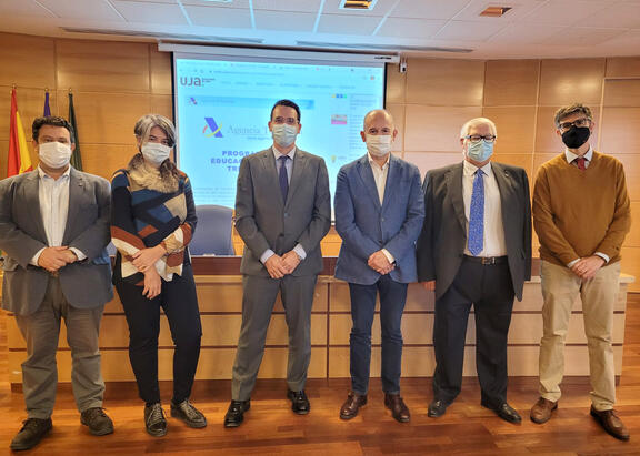 Representantes institucionales organizadores del ciclo.