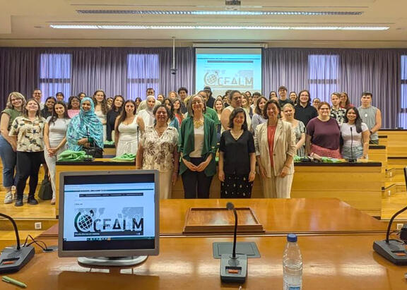 Participantes en los cursos, tras el acto inaugural.