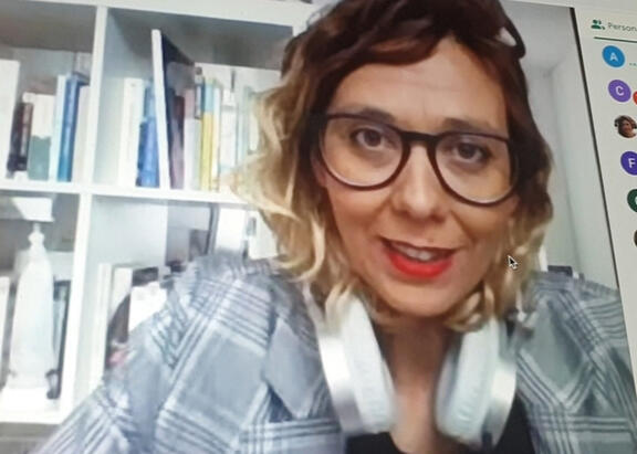 María Dolores López Medina, en un momento de la defensa de su tesis.