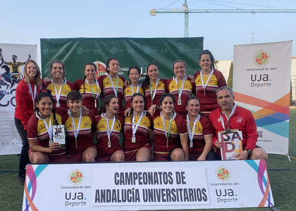 Equipo campeón femenino de la Universidad de Sevilla. 