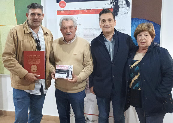 Inauguración de la muestra, en el Ayuntamiento de Aldeaquemada.