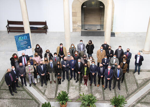 Foto de familia con miembros del consorcio de AIR-ANDALUSIA.