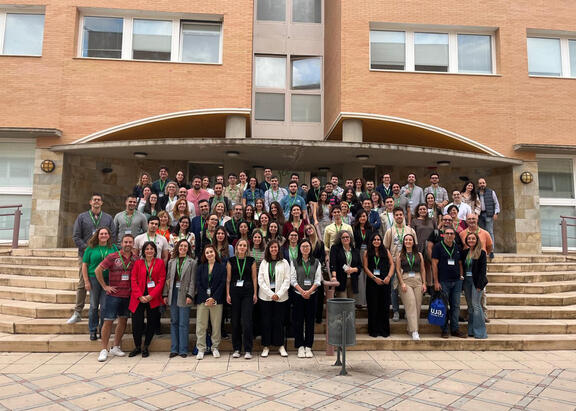 Foto de familia de participantes en la sexta edición del congreso QuimBioQuim 2024.