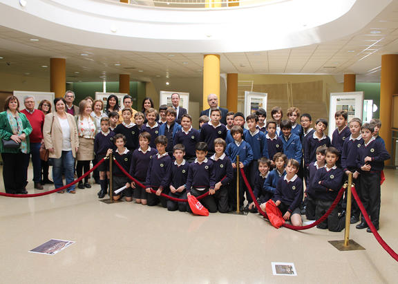 Foto de familia con organizadores y participantes.