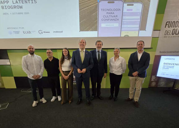 Representantes institucionales y responsables del proyecto.