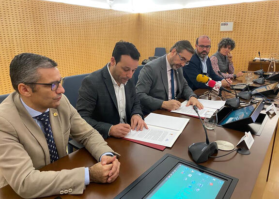 Manuel Valverde, Fº J. Perales, Juan Gómez, Felipe Serrano y Gema Torres. 