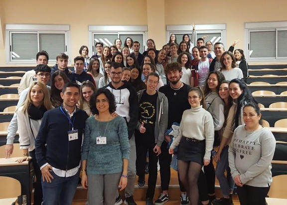 Participantes en la prueba, junto a profesorado organizador.