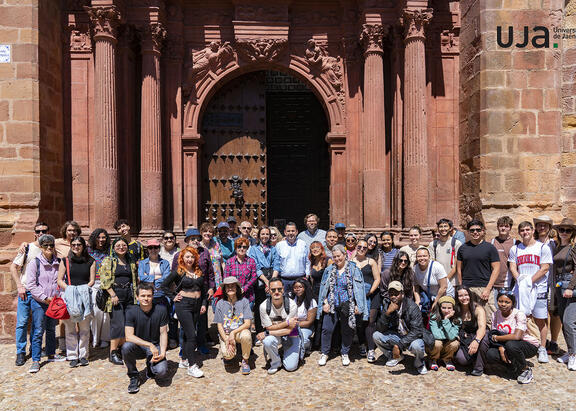 Foto de grupo de los participantes, en su visita a Bailén.