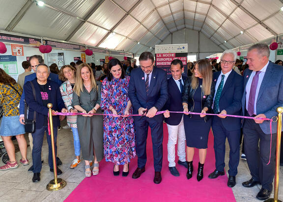 Acto inaugural de La Noche de los Investigadores en Jaén.