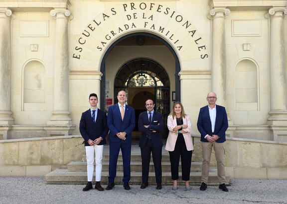De izquierda a derecha, José M. Gámez, Nicolás Ruiz, Francisco de Asís del Barco, Elena Moreno y Juan Carlos Ruiz.