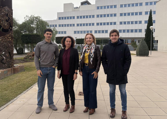 Cristina Martín y Carmen Martínez, de la UJA, junto a otros integrantes del proyecto METALLOY.