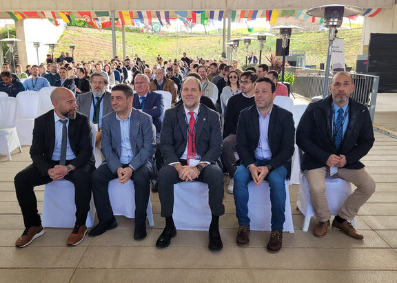 El Rector, en el centro, en la jornada organizada por MELTIO en el Campus de Linares.
