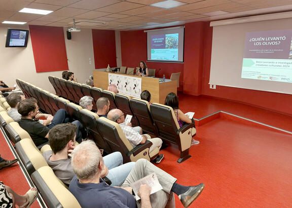 Intervención de la investigadora Eva María Montes, durante las jornadas.