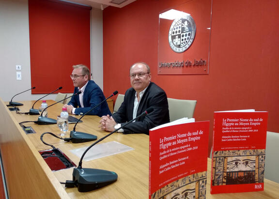 Alejandro Jiménez interviene en la presentación, junto a Juan Carlos Sánchez.