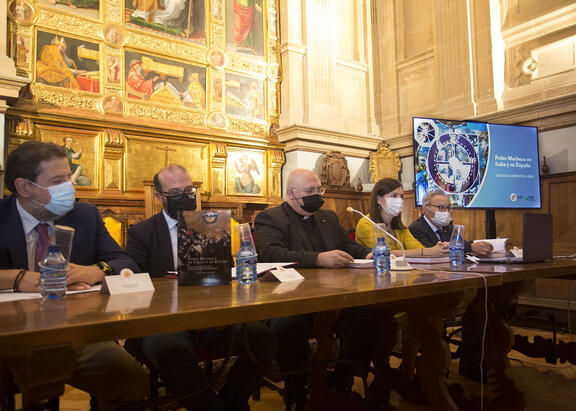 Presentación del libro en la Sala Capitular de la Catedral de Jaén.