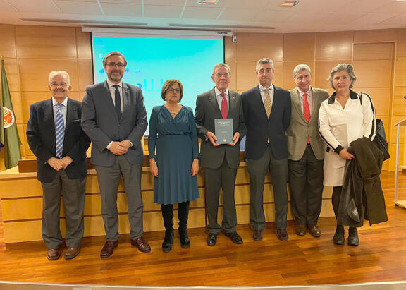 Juan R. Cuadrado, Juan Gómez, Marta Muñoz, Antonio Martín Mesa, Francisco Alcalá, José L. García y Encarnación Moral.