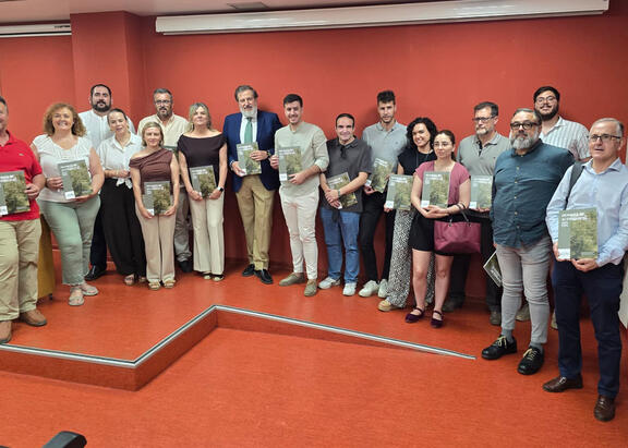 Integrantes y responsables institucionales del Living Lab Andaluz, tras la presentación de la memoria.