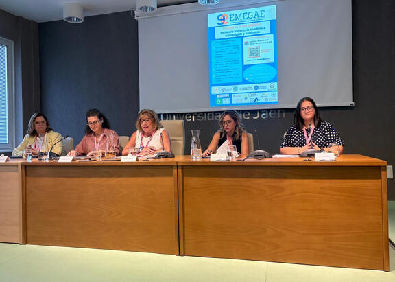 Inauguración del congreso a cargo de la vicerrectora Pilar Fernández Pantoja.