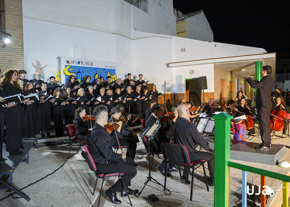Actuación de la Orquesta y del Coro de la UJA en la edición de 2025.