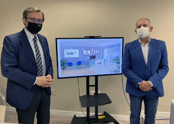 El Rector de la UJA, Juan Gómez, junto a Pedro Pérez, tras la presentación de la Feria Virtual de Empleo.