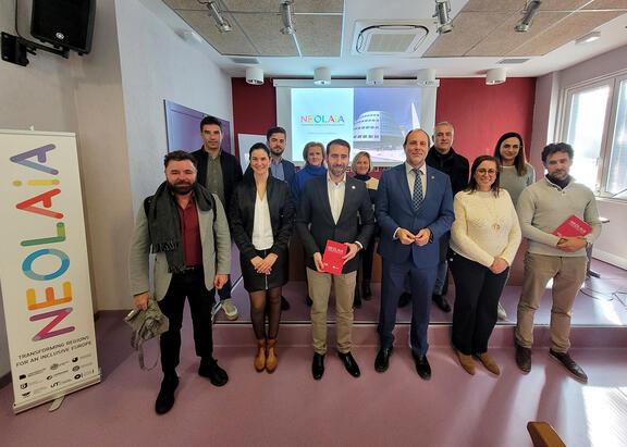 El Rector, con miembros del Vicerrectorado de Internacionalización y de equipos directivos de centros.