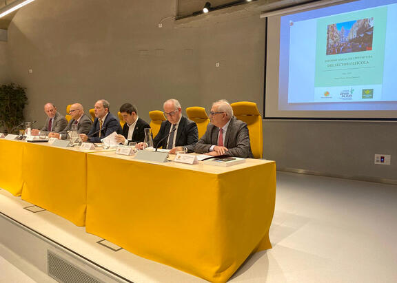 Manuel Parras, Jesús Estrella, Francisco Reyes, Nicolás Ruiz, Manuel Fernández y Juan Núñez.