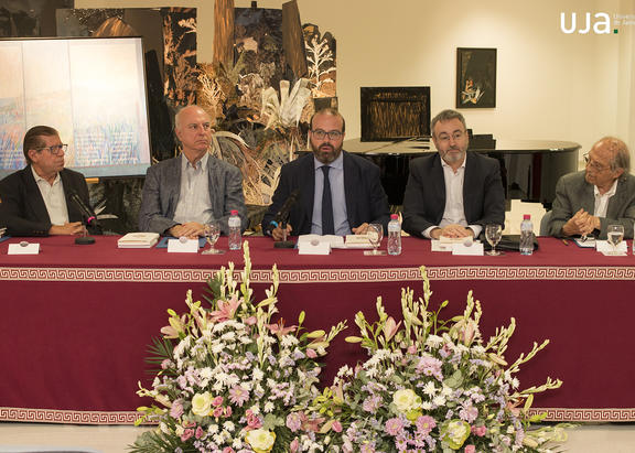 Presentación de las obras, en la sala de exposiciones de la antigua Escuela de Magisterio de Jaén. Foto: Fernando Mármol.