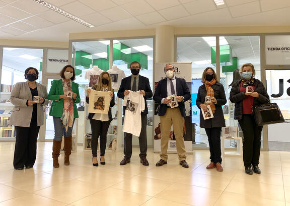 De izquierda a derecha, África Yebra, Marta Torres, Eva Mª Murgado, Juan Gómez, Felipe Serrano, Mª Paz López-Peláez y Mercedes Simal.
