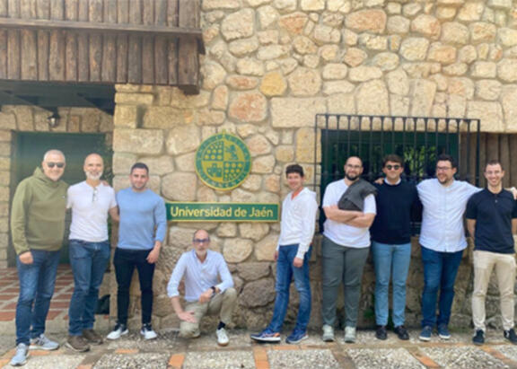 Investigadores participantes en la reunión científica celebrada en la Casa Forestal Torre del Vinagre.