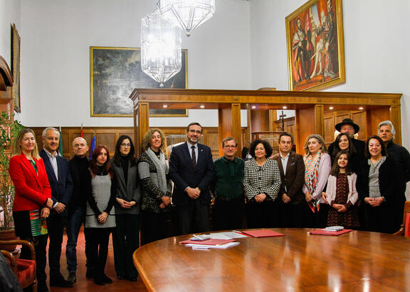Representantes institucionales de la UJA y la UGR, así como impulsores de la cátedra.