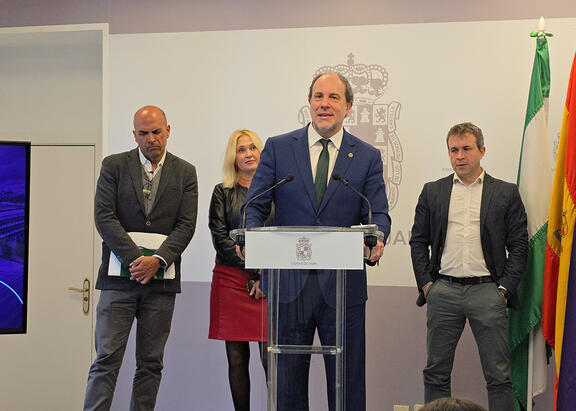 Intervención del Rector Nicolás Ruiz, tras la reunión mantenida en el Ayuntamiento de Jaén.