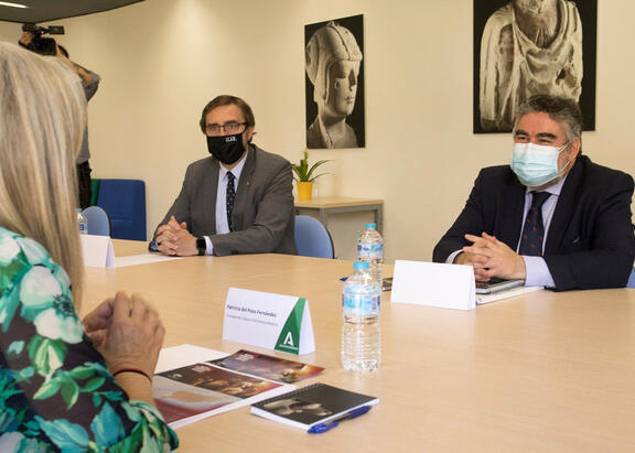 El Rector de la UJA y el Ministro de Cultura y Deporte, durante la reunión.
